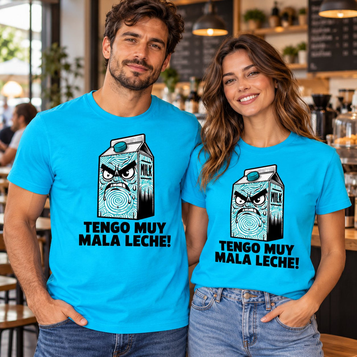 Pareja con camisetas turquesa Tengo Muy Mala Leche, brik de leche enfadado - Starwaytohelen