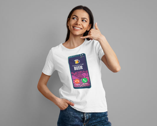 Camiseta "Incoming Call Beer" - Para los que nunca rechazan una cerveza
¡La llamada que siempre querrás contestar! Si eres de los que no pueden decir "no" a una buena cerveza fría, la camiseta "Incoming Call Beer" es justo lo que necesitas. Con un diseño divertido que imita una llamada entrante de tu bebida favorita, esta camiseta es el regalo perfecto para los amantes de la cerveza y del buen humor.
Características de la camiseta:
100% algodón, suave y cómoda para cualquier ocasión.
Divertido diseño con