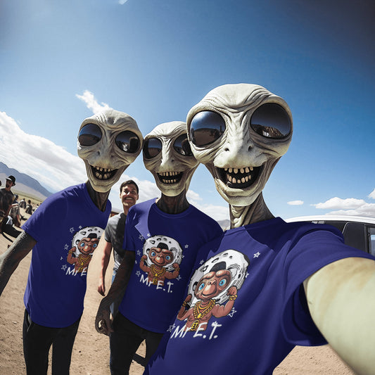 Hombre con camiseta Mr E.T. extraterrestre musculoso estilo retro de Starway to Helen