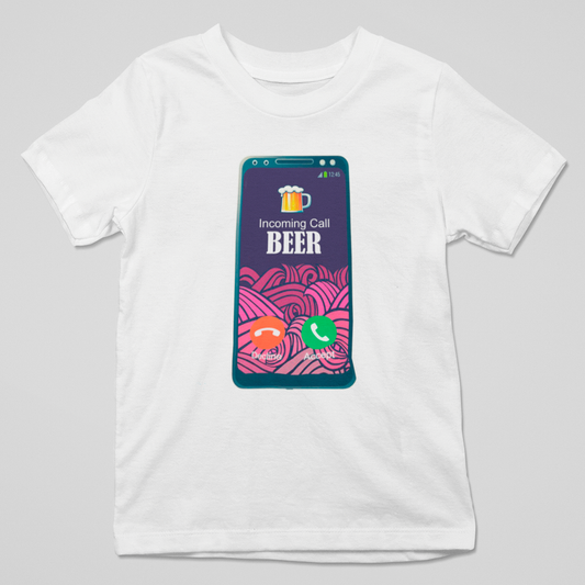 Camiseta "Incoming Call Beer" - Para los que nunca rechazan una cerveza

¡La llamada que siempre querrás contestar! Si eres de los que no pueden decir "no" a una buena cerveza fría, la camiseta "Incoming Call Beer" es justo lo que necesitas. Con un diseño divertido que imita una llamada entrante de tu bebida favorita, esta camiseta es el regalo perfecto para los amantes de la cerveza y del buen humor.

Características de la camiseta:
100% algodón, suave y cómoda para cualquier ocasión.
Divertido diseño con 