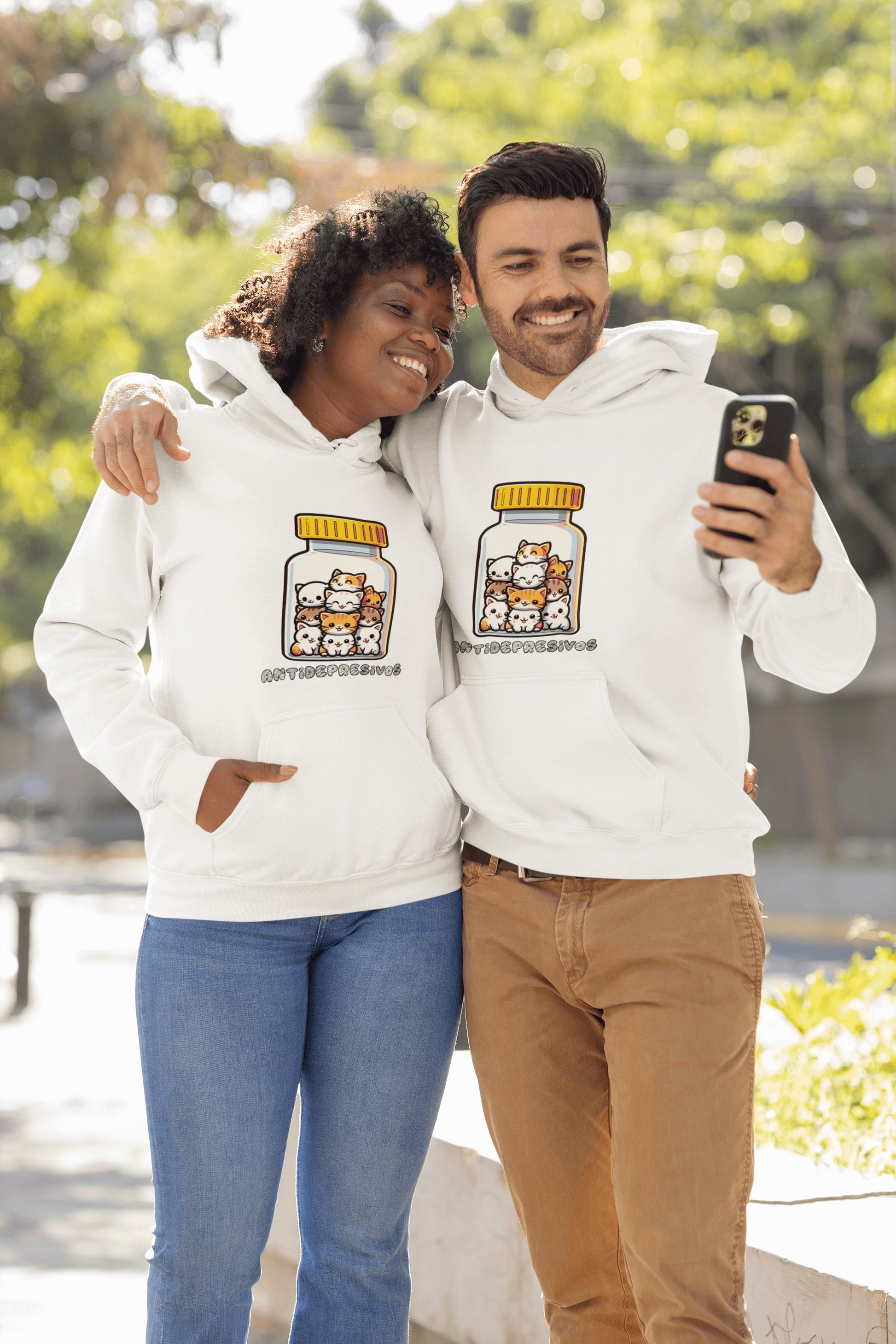 Sudadera blanca gatitos