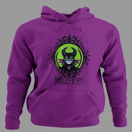 Sudadera morada Maleficat con gato inspirado en villana fantástica y estilo gótico