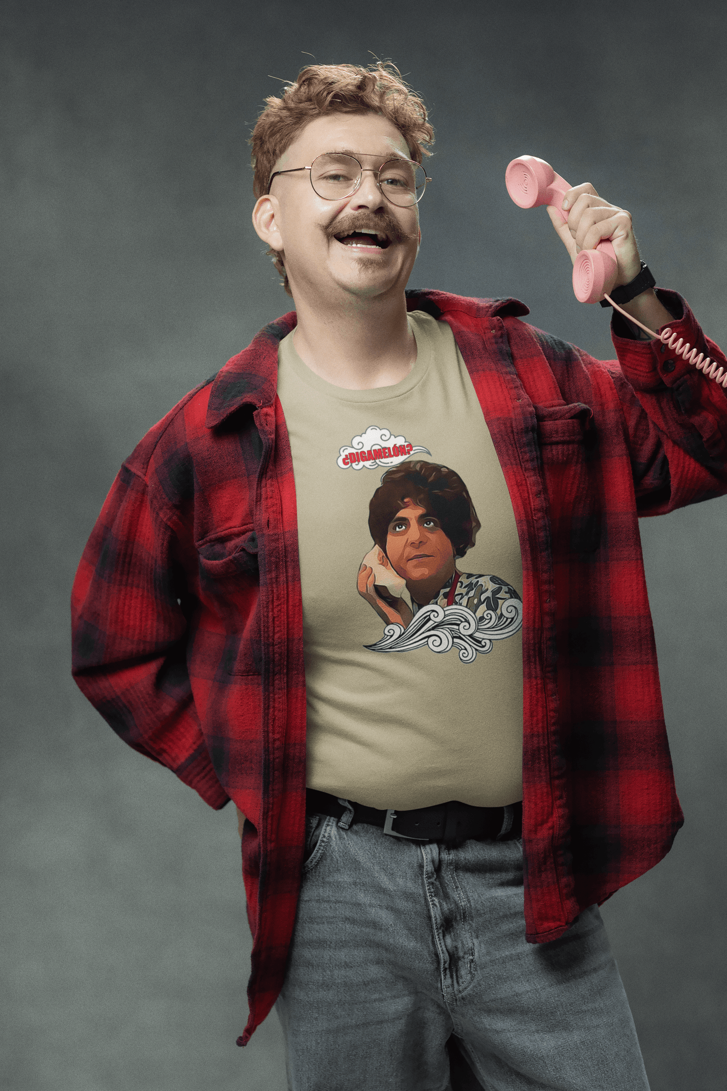 Camiseta "Dígamelo - Icono del Humor Retro"
