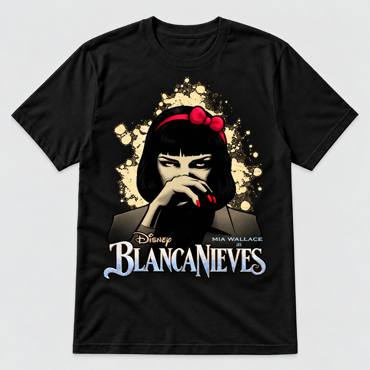 Camiseta negra Blancanieves Mia Wallace, parodia de Pulp Fiction con lazo rojo y uñas rojas, cartel Disney de cine negro - Starway to Helen