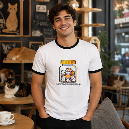 Hombre con camiseta blanca Antidepresivos, gatitos en bote, humor gatuno