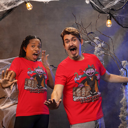 Pareja con camiseta roja Me Las Piro Vampiro, humor vampírico