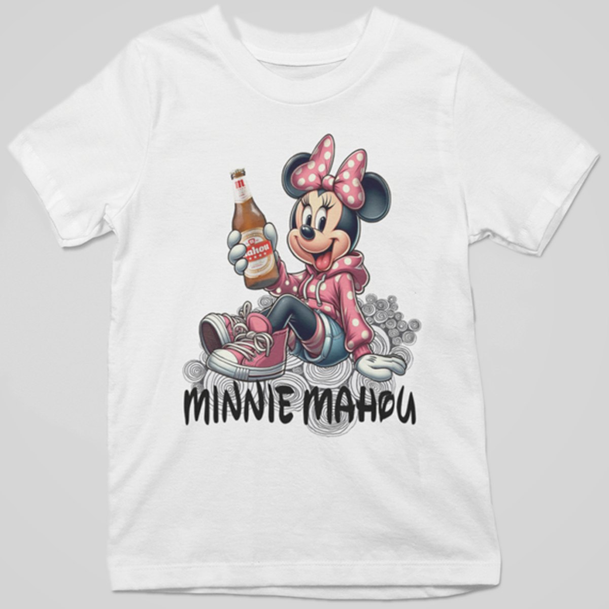 Camiseta blanca Minnie Mahou, Minnie con cerveza Mahou, humor Disney – Starway to Helen