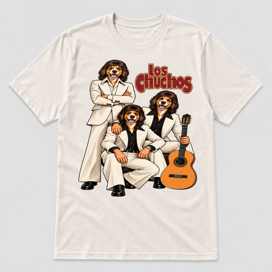 Camiseta blanco vintage Los Chuchos, parodia de Los Chichos con tres perros en traje blanco y guitarra, humor y rumba - Starway to Helen