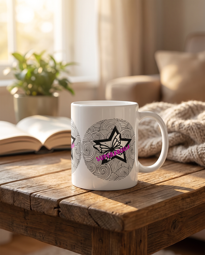 Taza SuperAbuela sobre mesa, ambiente acogedor - Starway to Helen