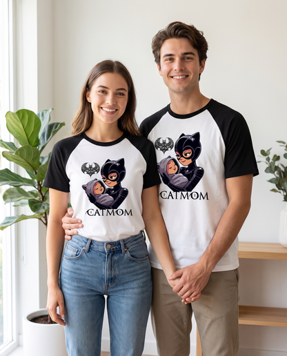 Pareja con camiseta CatMom, prenda divertida para amantes de los gatos