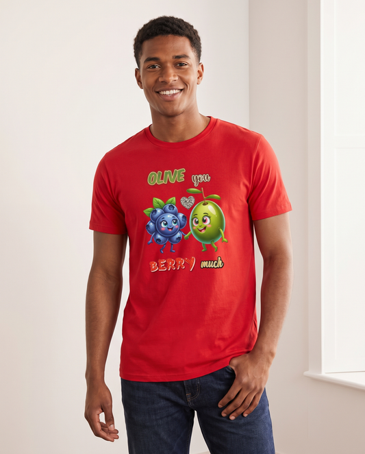 Hombre con camiseta Olive You Berry Much, diseño oliva y arándanos - Starway to Helen