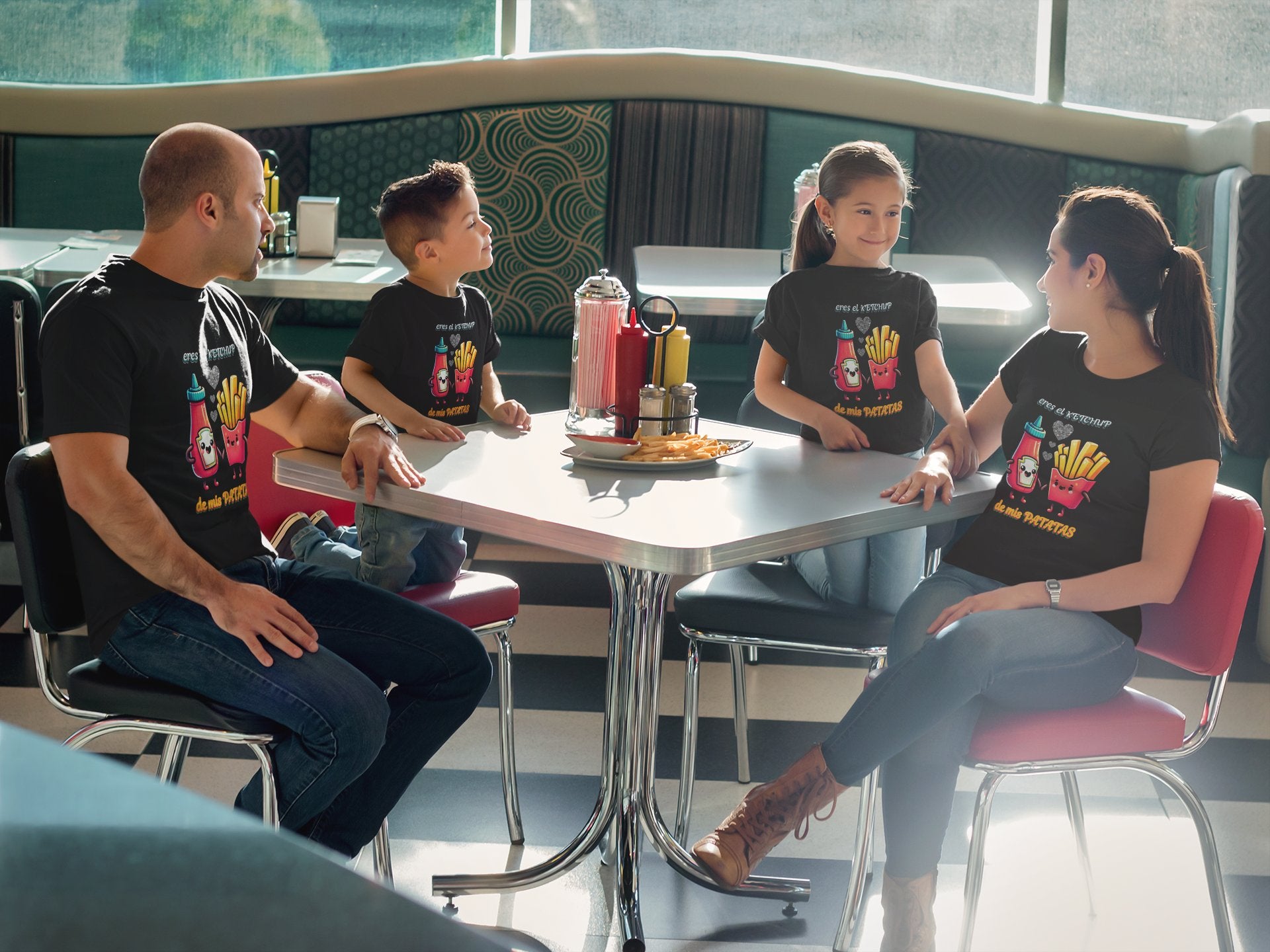 Mujer con camiseta Eres el Ketchup de Mis Patatas, diseño amor y comida