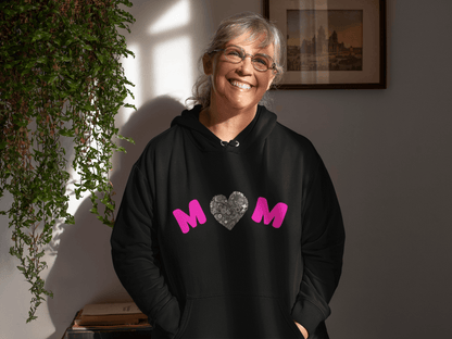 Sudadera "MOM": El Amor de Mamá en un Corazón