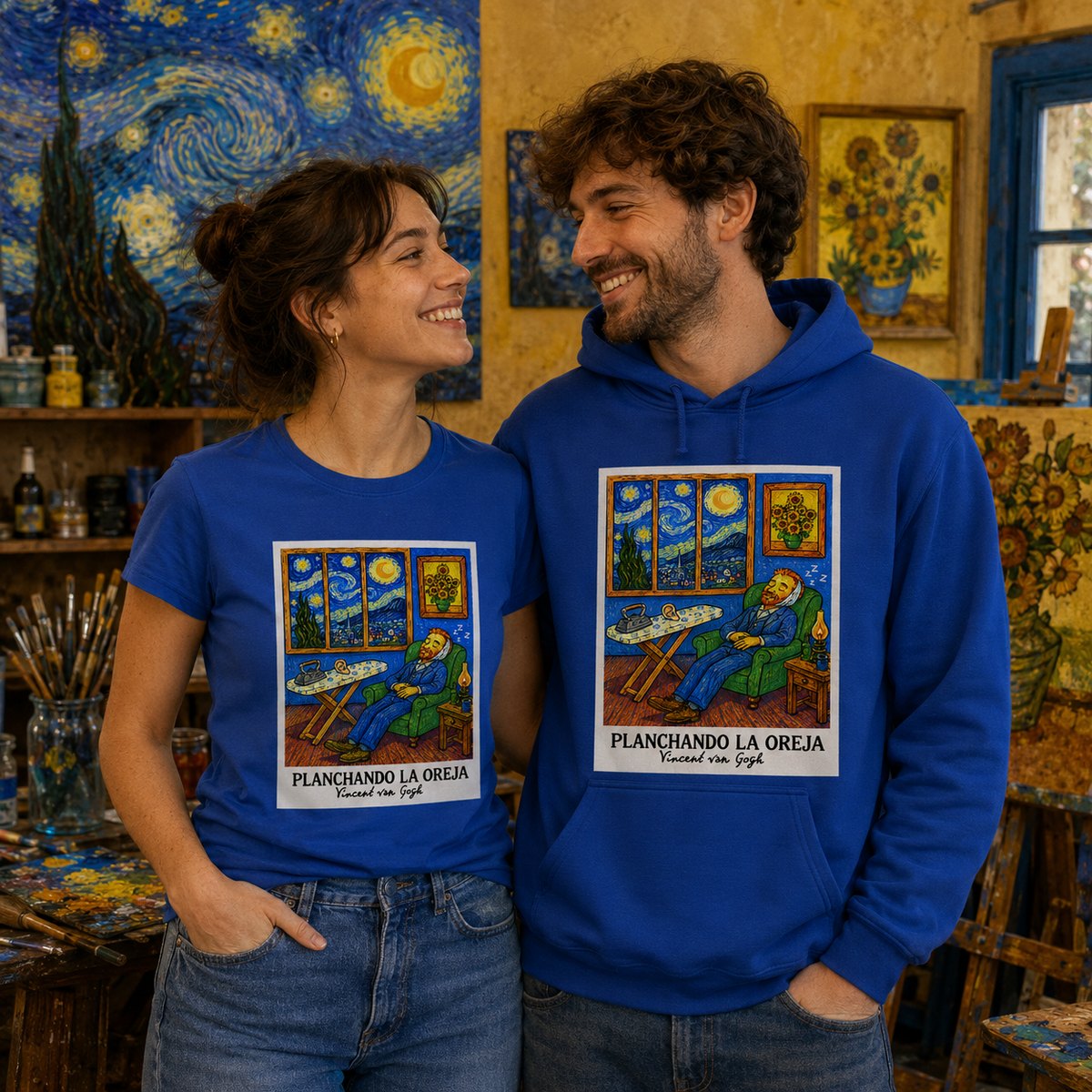 Pareja con camiseta y sudadera azules Planchando la Oreja, parodia de Van Gogh