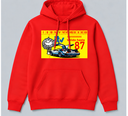 Sudadera roja con capucha Regreso al Futuro con el DeLorean y pegatina de la ITV válida hasta 87, parodia friki - Starway to Helen