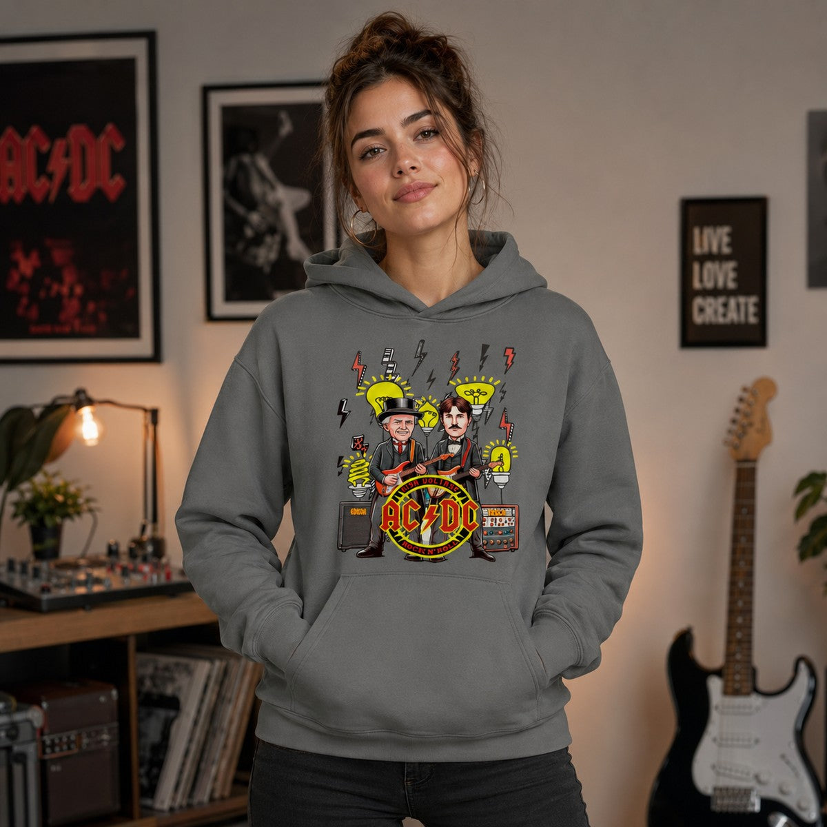 Mujer con sudadera gris AC/DC Tesla Edison – Starway to Helen