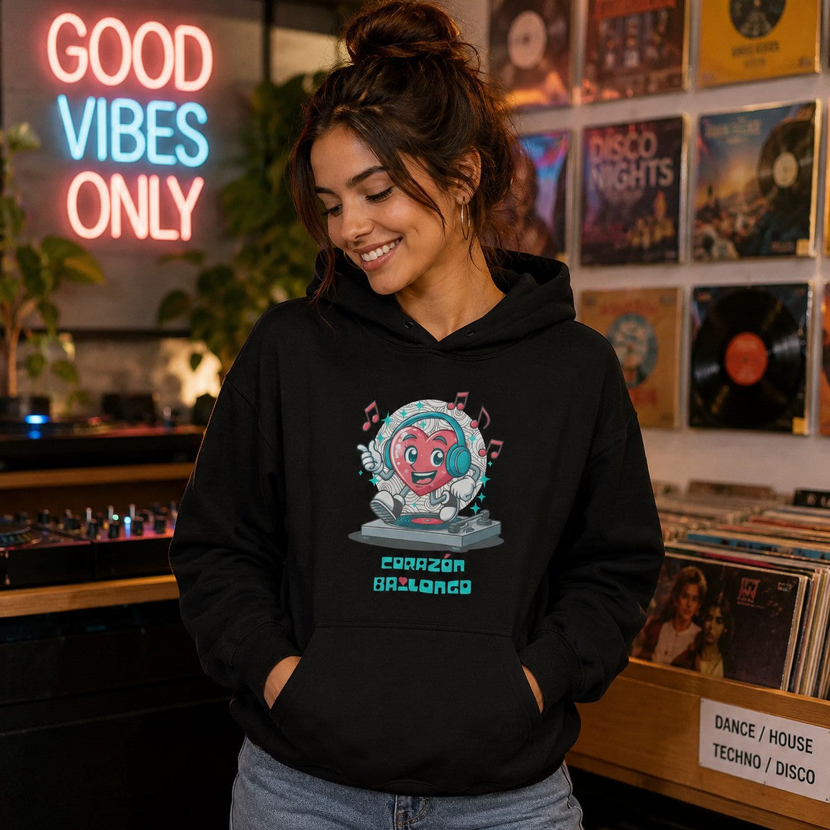 Mujer con sudadera Corazón Bailongo, corazón DJ - Starway to Helen
