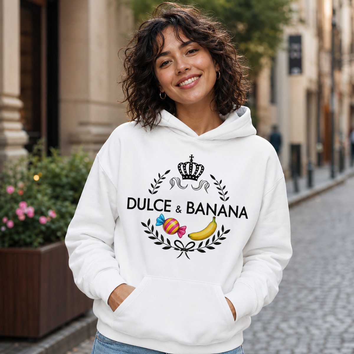 Mujer con sudadera Dolce & Banana, Dolce & Gabbana - Starway to Helen