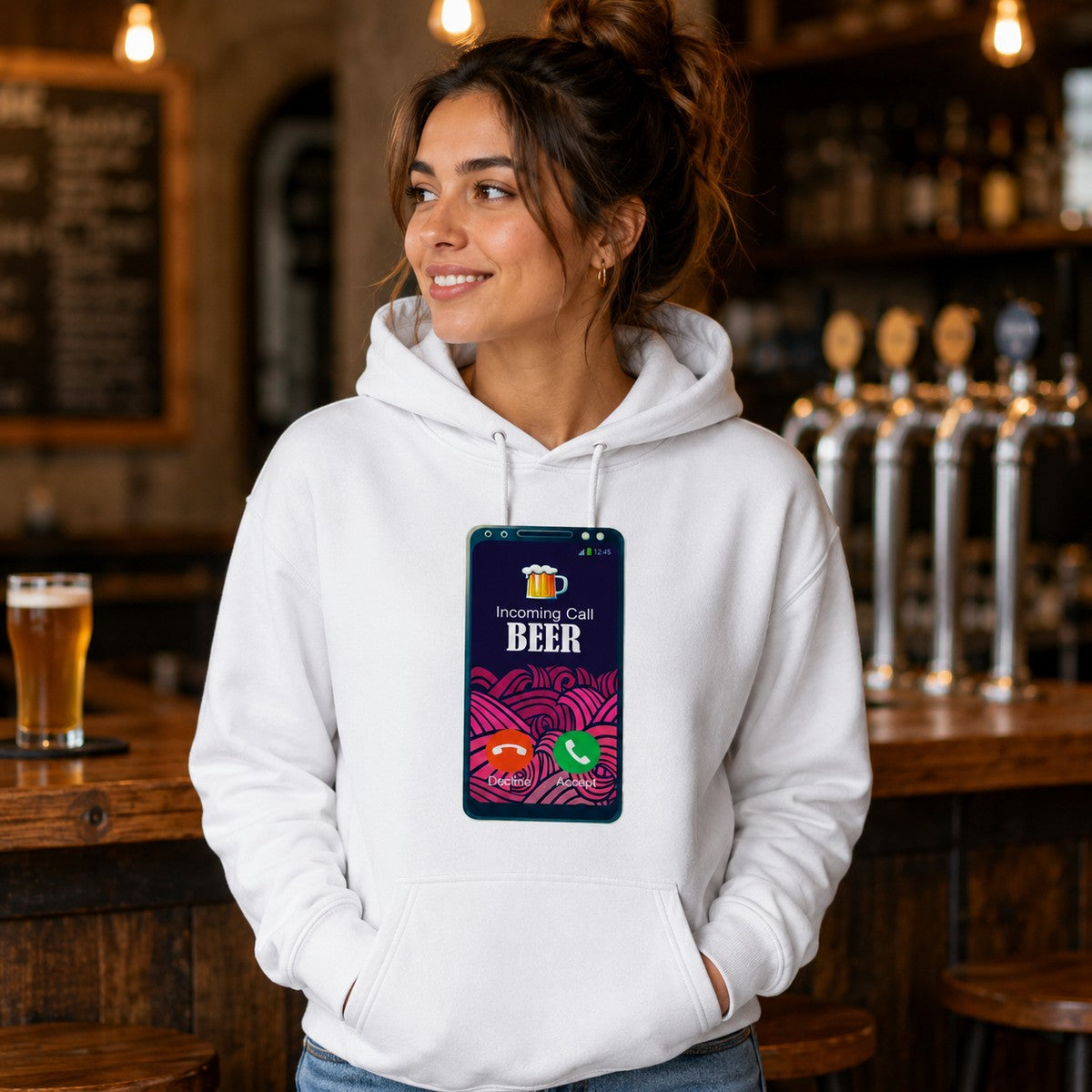Mujer con sudadera blanca Incoming Call Beer – Starway to Helen