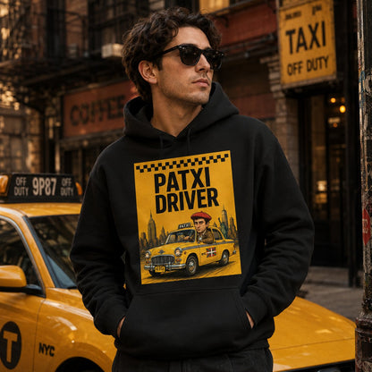 Hombre con sudadera negra con capucha Patxi Driver, parodia de Taxi Driver