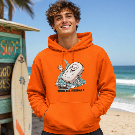 Hombre con sudadera Todo Me Resbala naranja en la playa - Starway to Helen