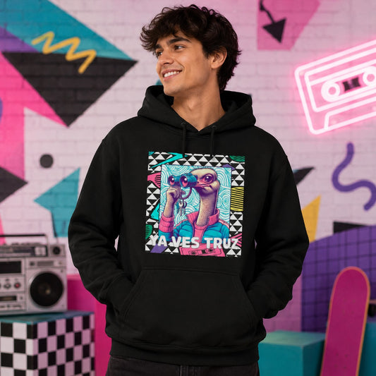 Hombre con sudadera Ya Ves Truz, avestruz retro - Starway to Helen
