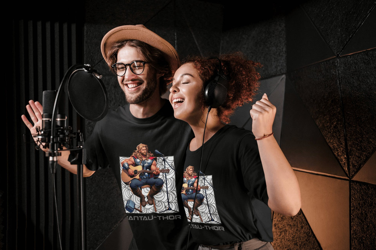 Pareja con camiseta Cantau-Thor, parodia de Thor (Marvel) - Starway to Helen