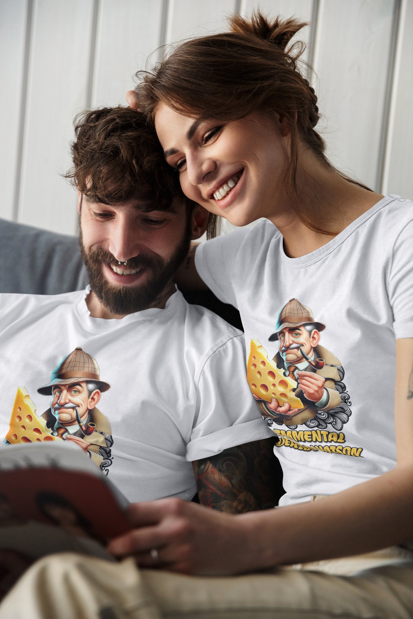 Pareja con camiseta El Emmental Querido Watson, parodia de Sherlock Holmes - Starway to Helen